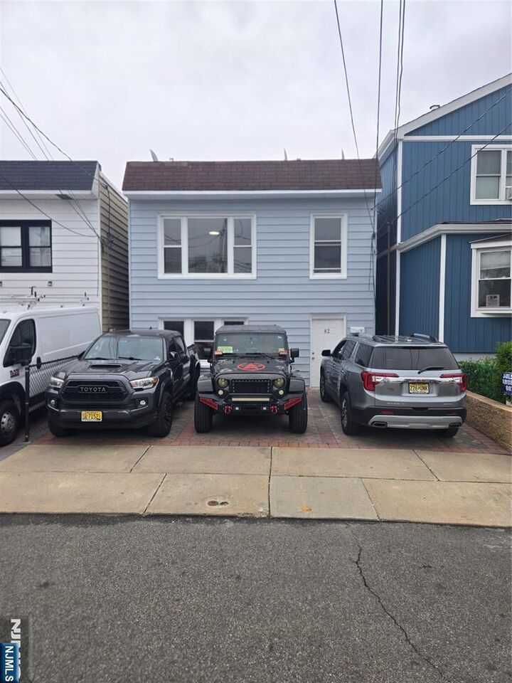 Property Photo:  82 Grant Street  NJ 07022 
