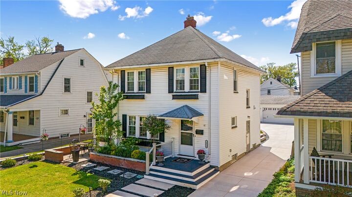 Property Photo: 2064 Lincoln Avenue OH 44107