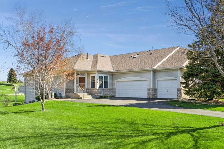 Property Photo:  470 Holly Lane N  MN 55128 