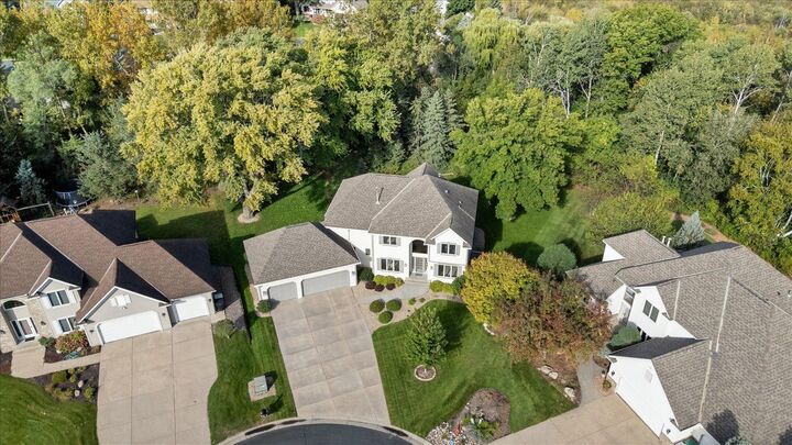 Property Photo:  5605 Saint Albans Circle  MN 55126 