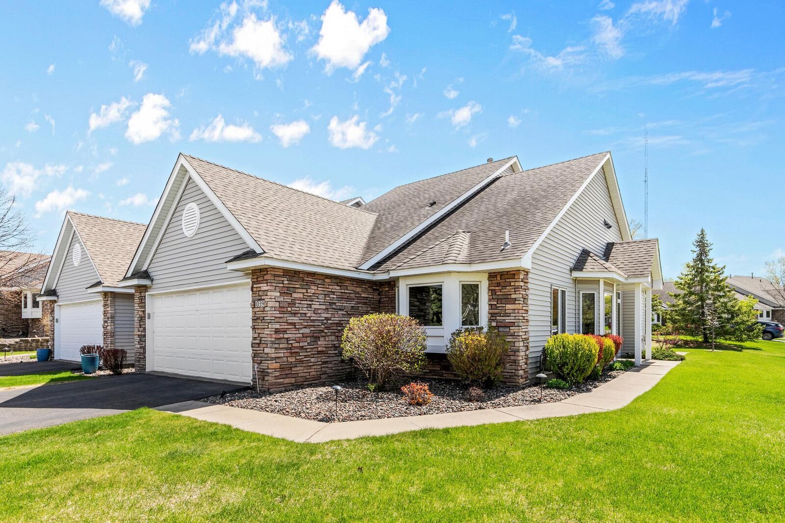 Property Photo:  1039 Westcliff Curve  MN 55126 
