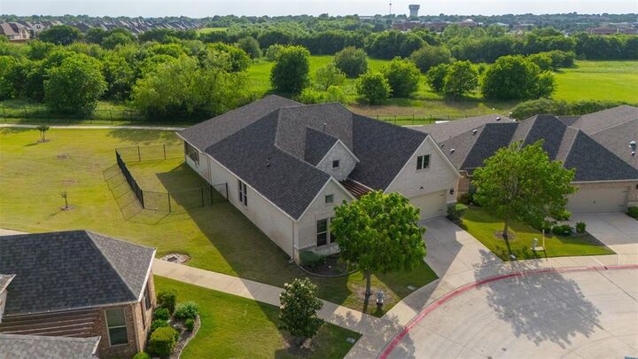 Property Photo:  2801 Vista Azul Place 2801  TX 76063 