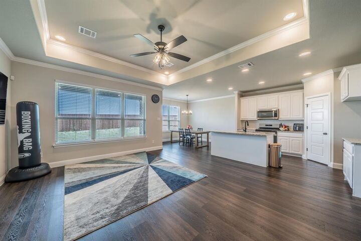 Property Photo:  1057 Nighthawk Trail  TX 76009 