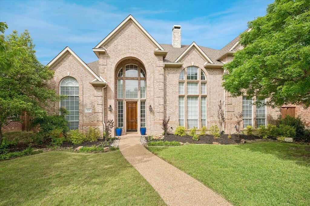 Property Photo:  326 Martel Lane  TX 75019 