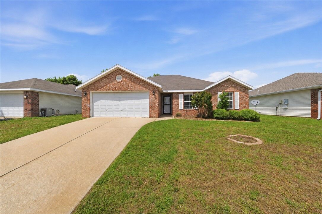 Property Photo: 6208 Meadow Well Avenue AR 72713
