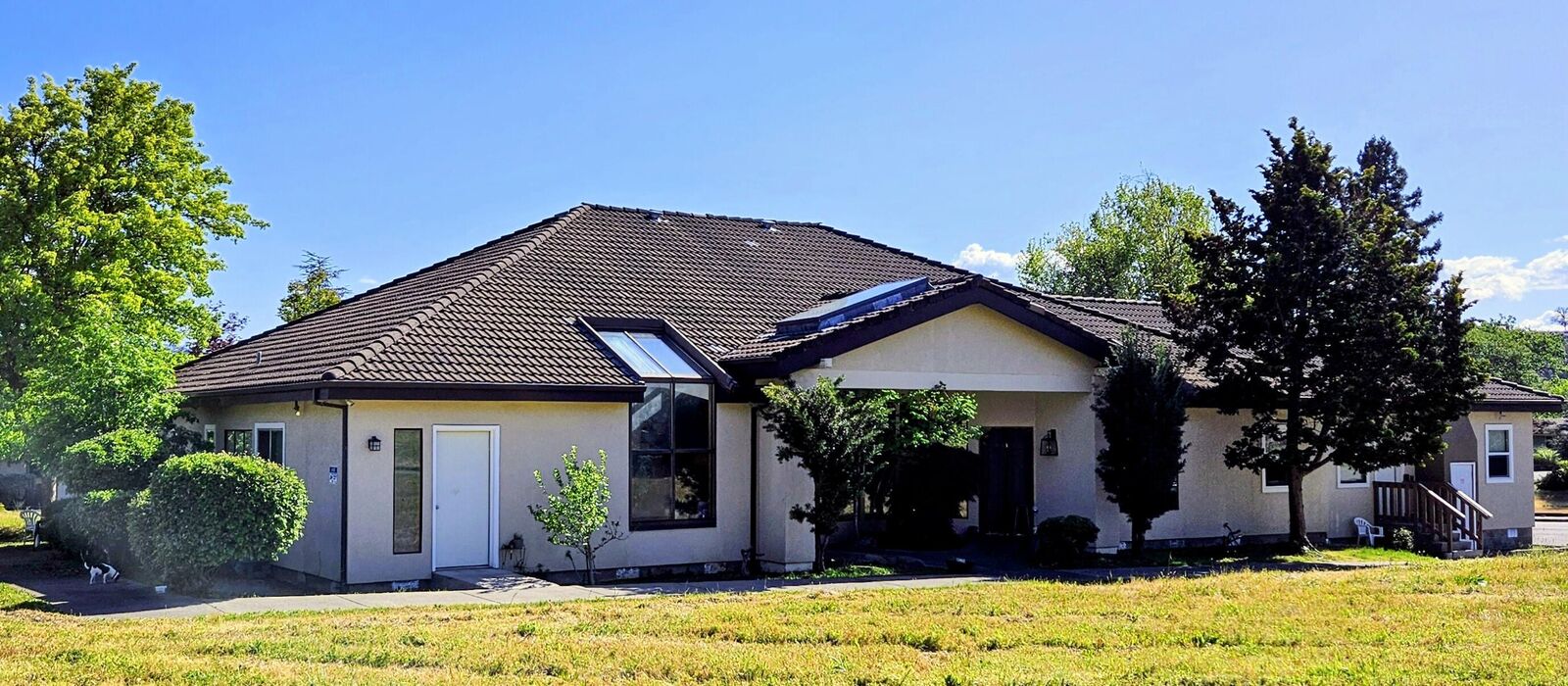 Property Photo:  181 NW Bunnell Avenue  OR 97526 