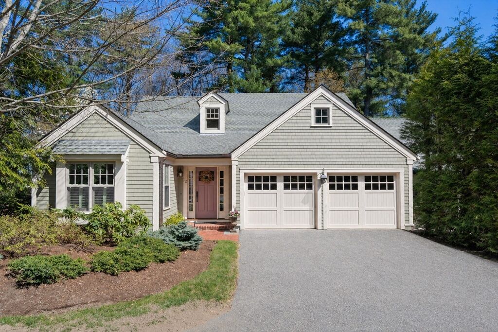 Property Photo:  12 Fillmore Place 12  MA 02493 