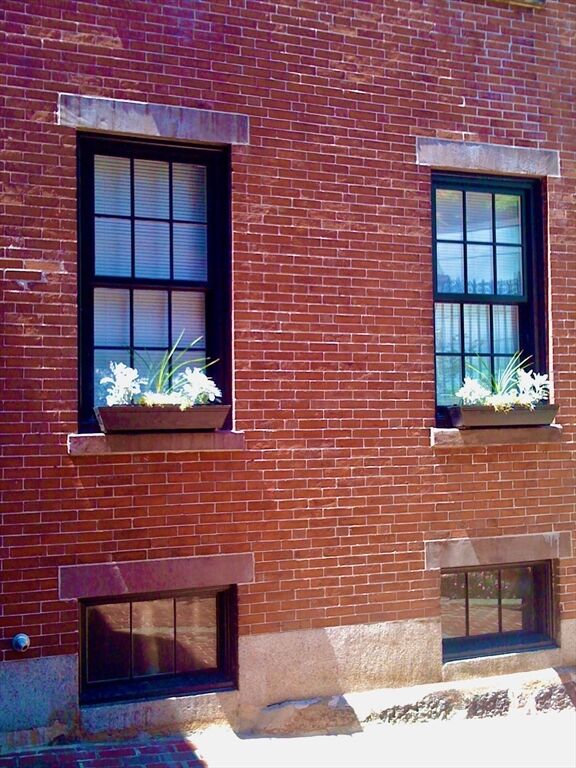 Property Photo: 14 Lindall Pl MA 02114