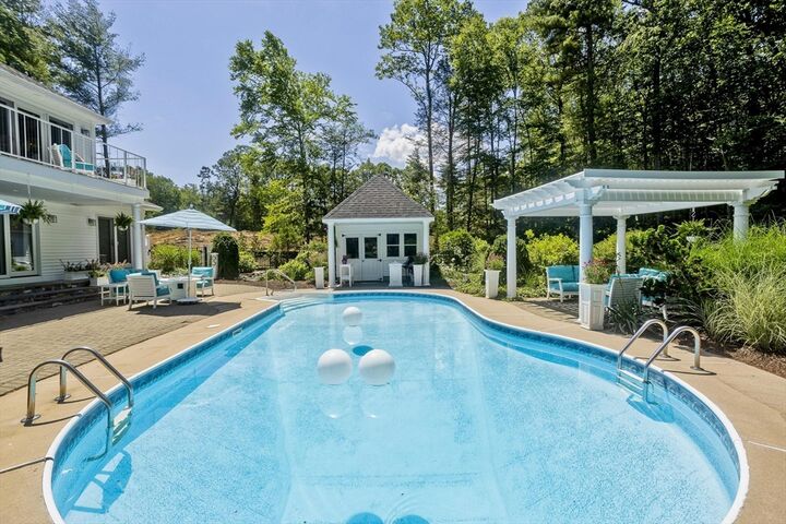 Property Photo:  183 Loomis Rdg  MA 01085 