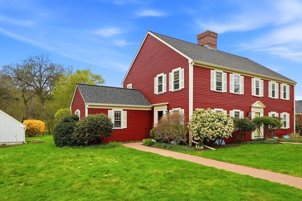 Property Photo: 13 Seaborn Pl 13 MA 02420