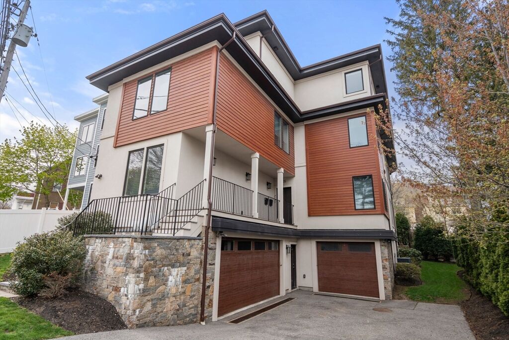 Property Photo:  805 Heath St 2  MA 02467 