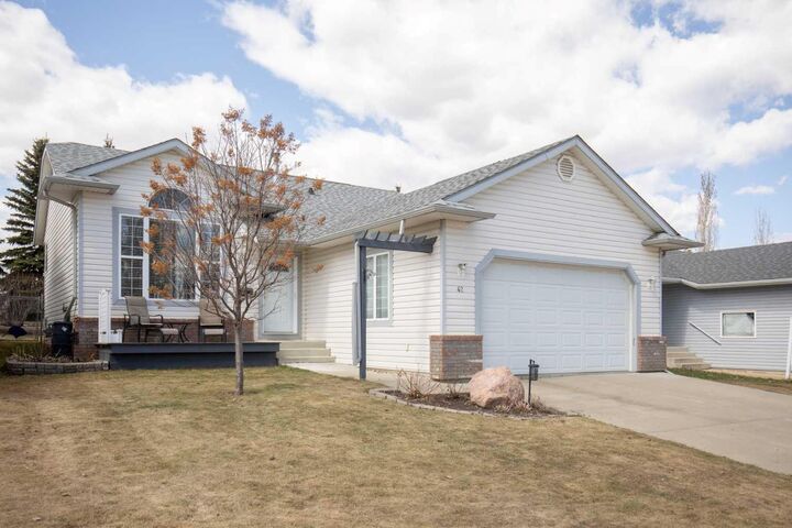 Property Photo: 42 Riviera Drive AB T4L 2H7