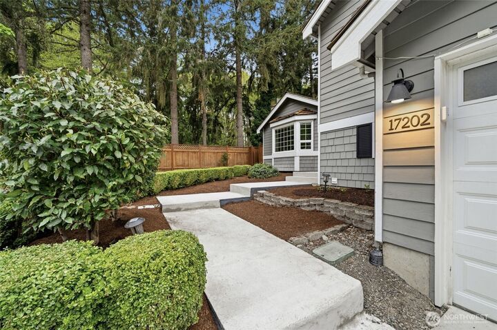 Property Photo: 17202 NE 134th Place WA 98052