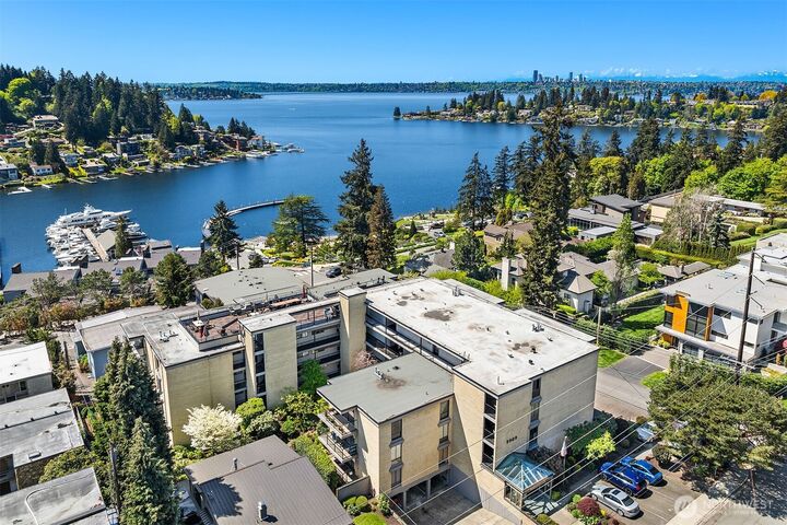 Property Photo:  9909 NE 1st Street 104  WA 98004 
