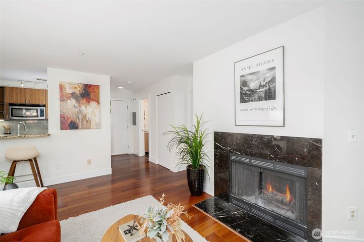 Property Photo:  711 E Denny Way 306  WA 98122 