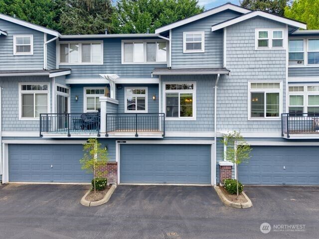 Property Photo:  8904  123rd Lane NE 8904  WA 98033 