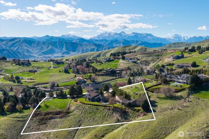 Property Photo:  4333  Anna Lane  WA 98801 