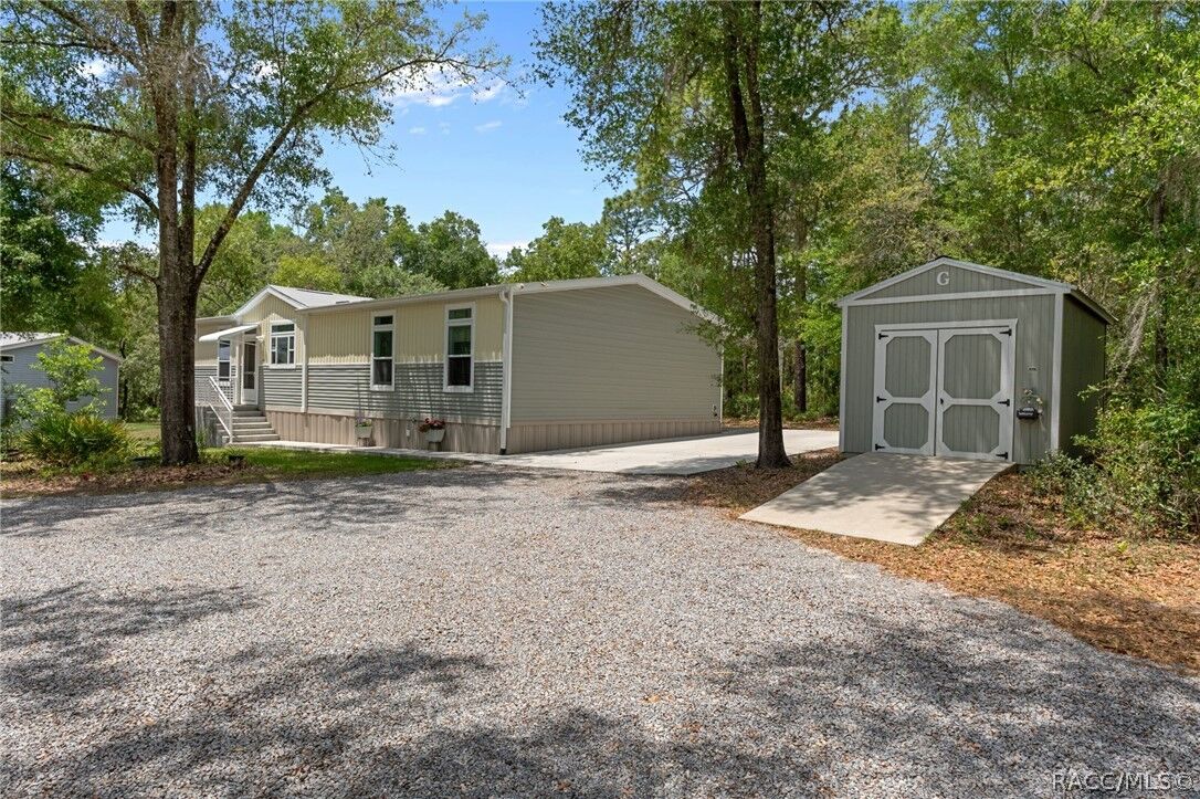 Property Photo:  2242 N Donovan Avenue  FL 34428 