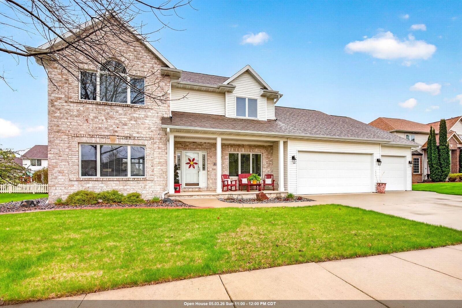 Property Photo:  325 E Stratford Lane  WI 54913-8692 