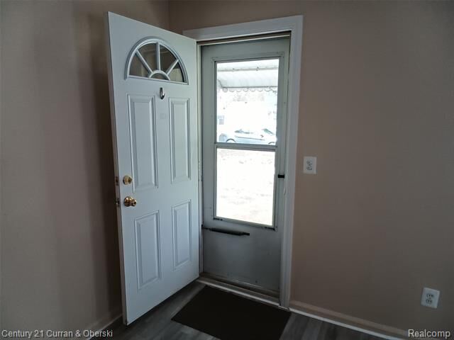 Property Photo:  35037 Harroun Street  MI 48184 