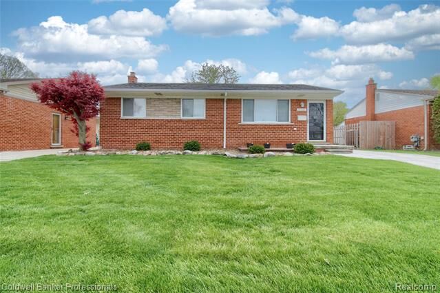 Property Photo:  30081 Balmoral Street  MI 48135 