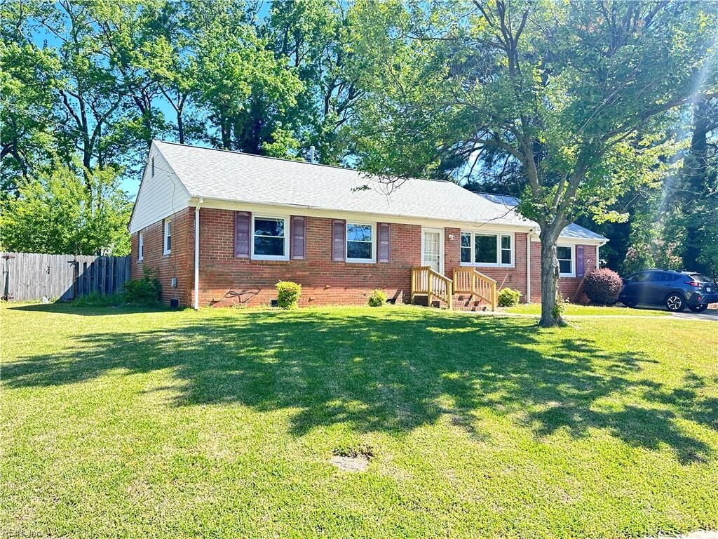 Property Photo:  4636 Mallard Cres  VA 23703 
