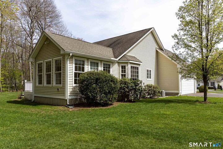 Property Photo:  50 Summerwood Lane 50  CT 06074 