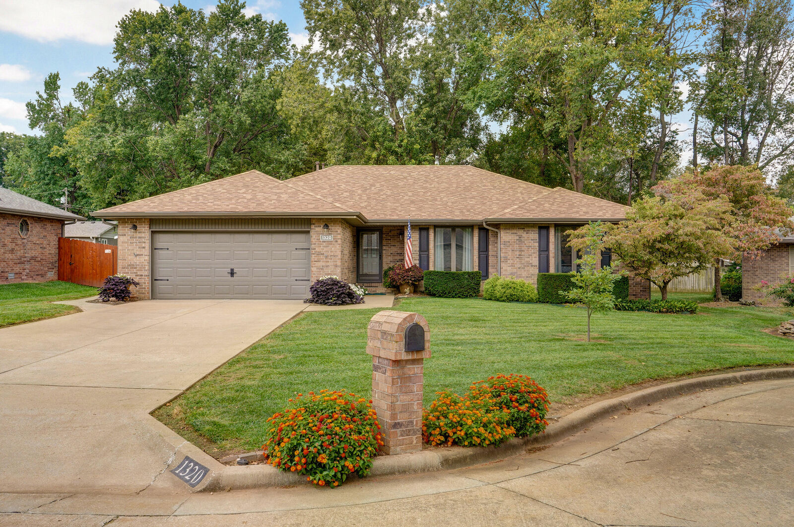 Property Photo:  1320 E Lafayette Street  MO 65804 