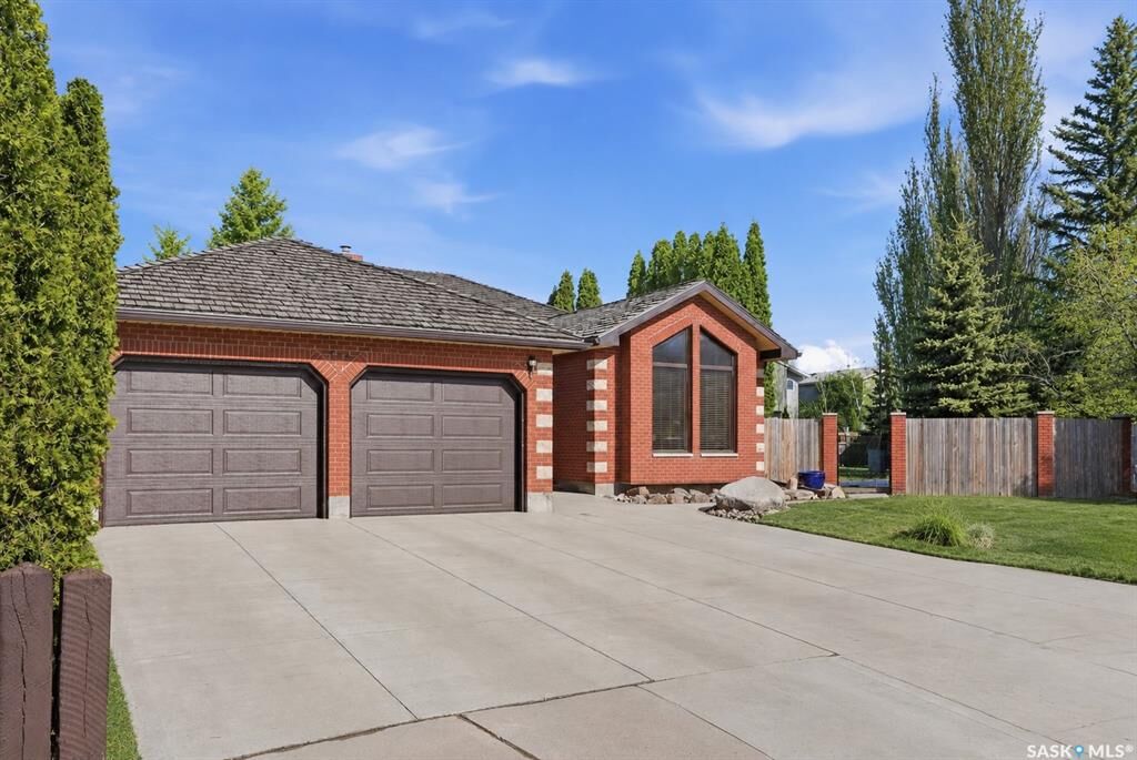 Property Photo: 214 Forsyth Court SK S7N 4H2