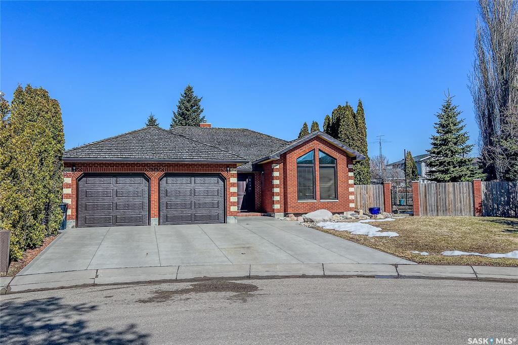 Property Photo:  214 Forsyth Court  SK S7N 4H2 
