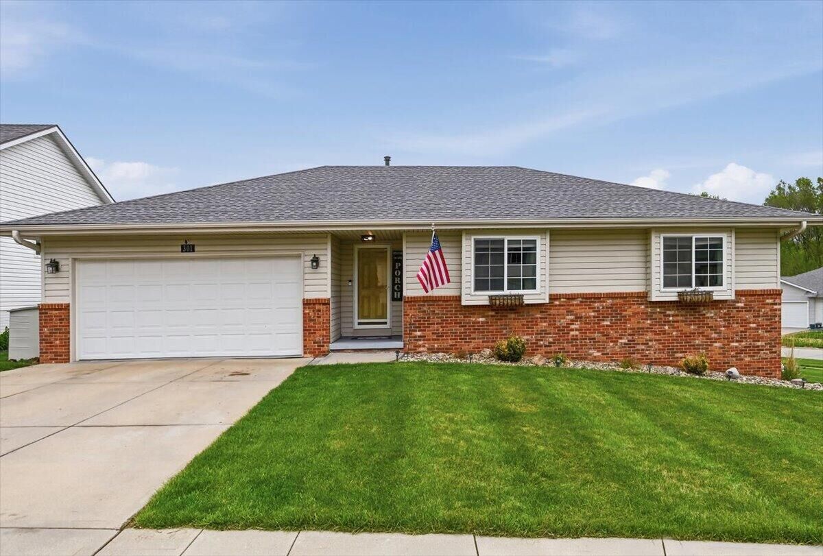 Property Photo:  301 Valley  Street  IA 51534 