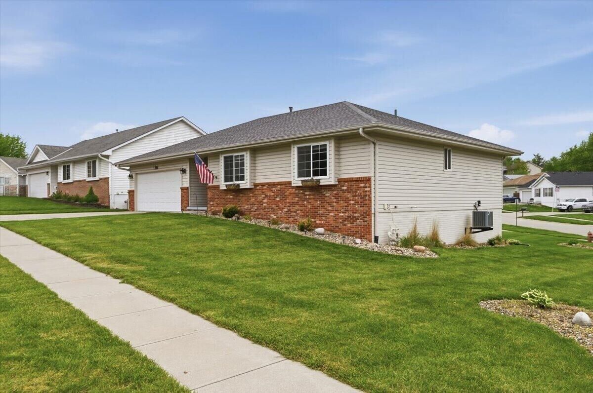 Property Photo:  301 Valley  Street  IA 51534 