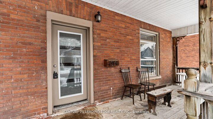 Property Photo:  195 Albert Street  ON L1H 4R4 
