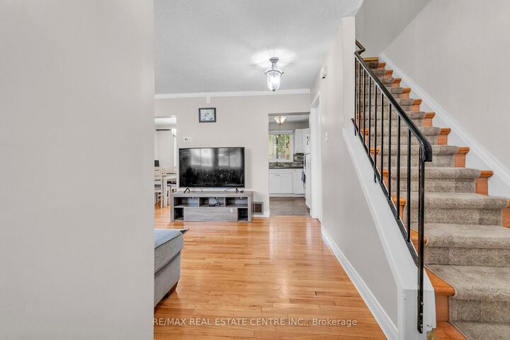 Property Photo: 105 Hansen Road N 102 ON L6V 3C9