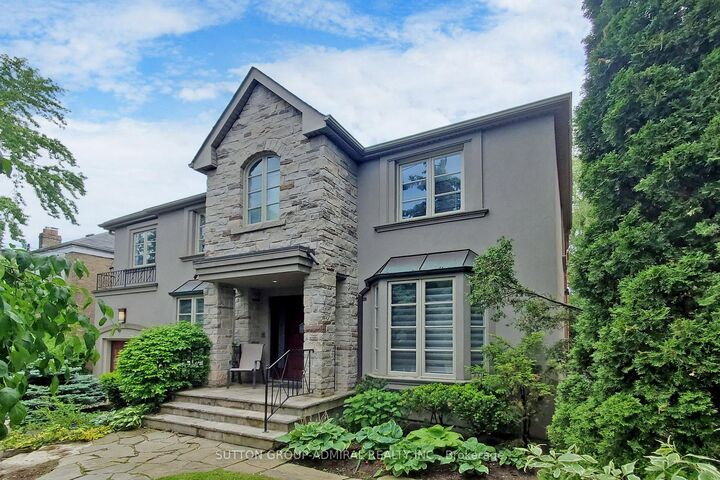 Property Photo: 27 Shelborne Avenue ON M5N 1Y8
