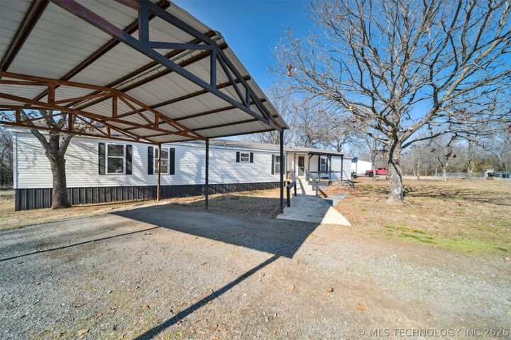 Property Photo:  69915 S 334 Road  OK 74467 