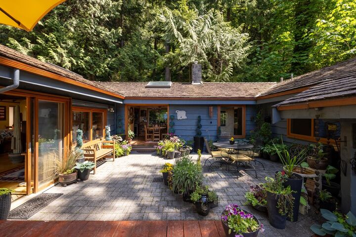Property Photo: 315 Bayview Road BC V0N 2E0