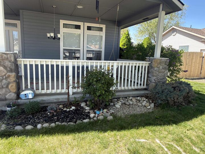 Property Photo: 445 NW Jerome ID 83647