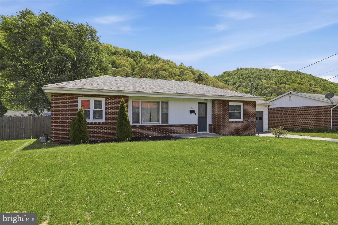 Property Photo:  1025 Carolina Avenue  WV 26726 