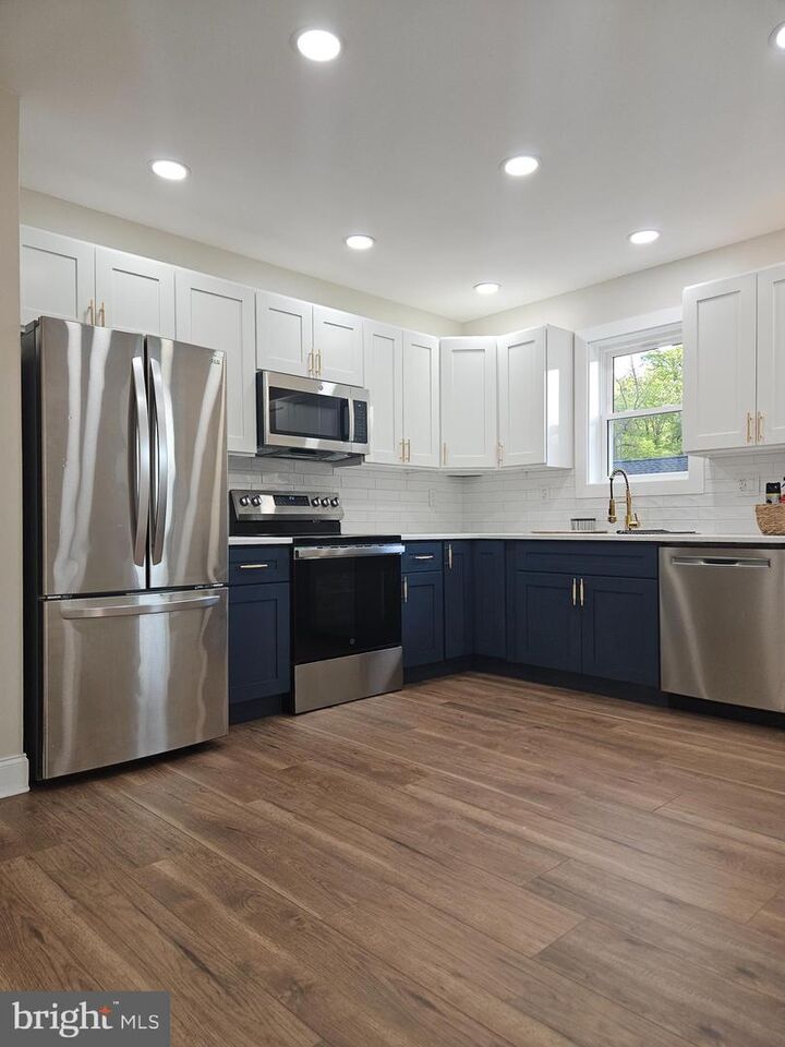 Property Photo:  115 E 2nd Street  NJ 08057 