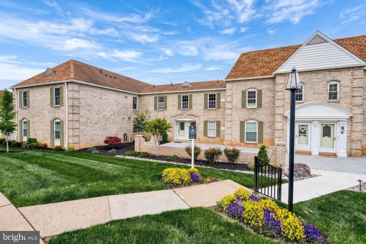 Property Photo:  1000 Country Club Road 8  PA 17403 