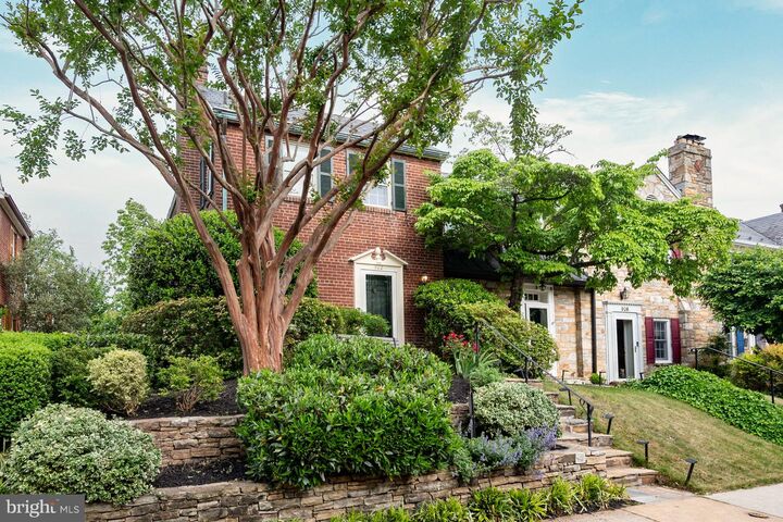 Property Photo:  922 S Saint Asaph Street  VA 22314 