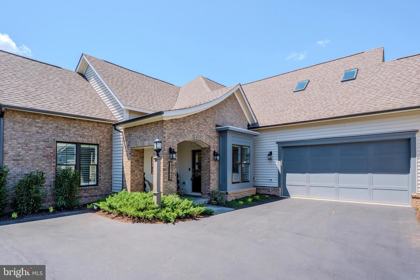 Property Photo:  42863 Beaver Crossing Square  VA 20148 