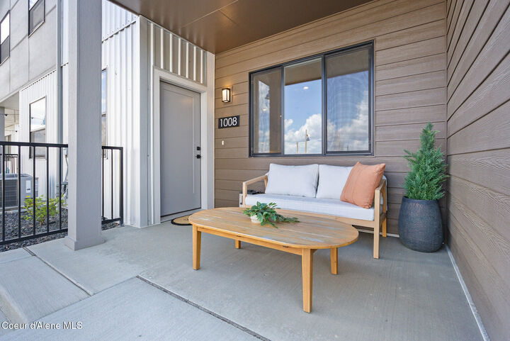 Property Photo:  1008 E 4th Ave 104  ID 83854 