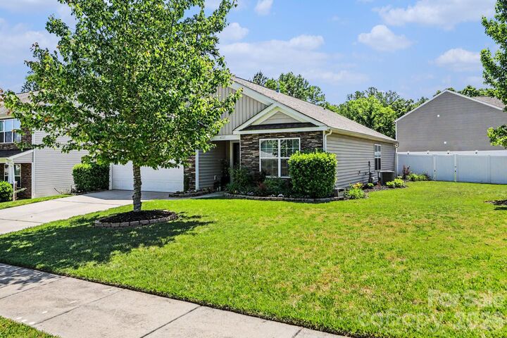 Property Photo: 4727 McClure Road NC 28216
