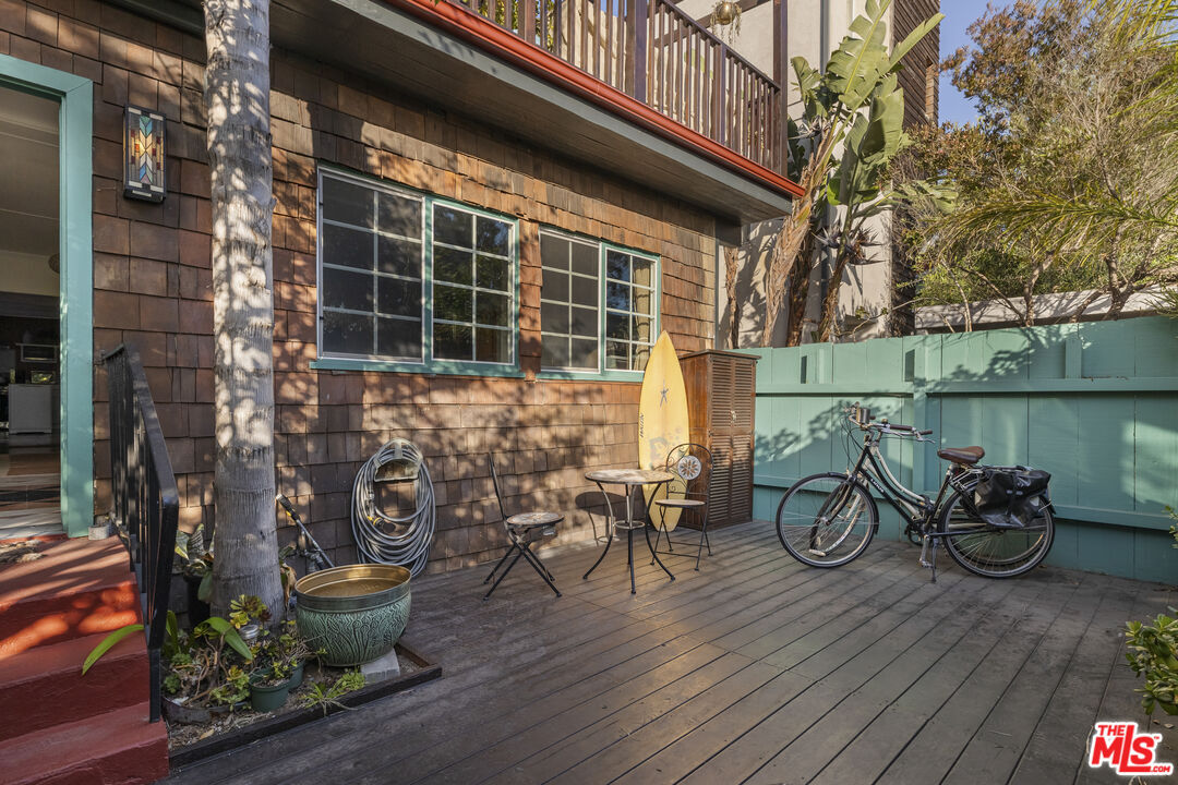 Property Photo:  804 Pacific Ave  CA 90291 