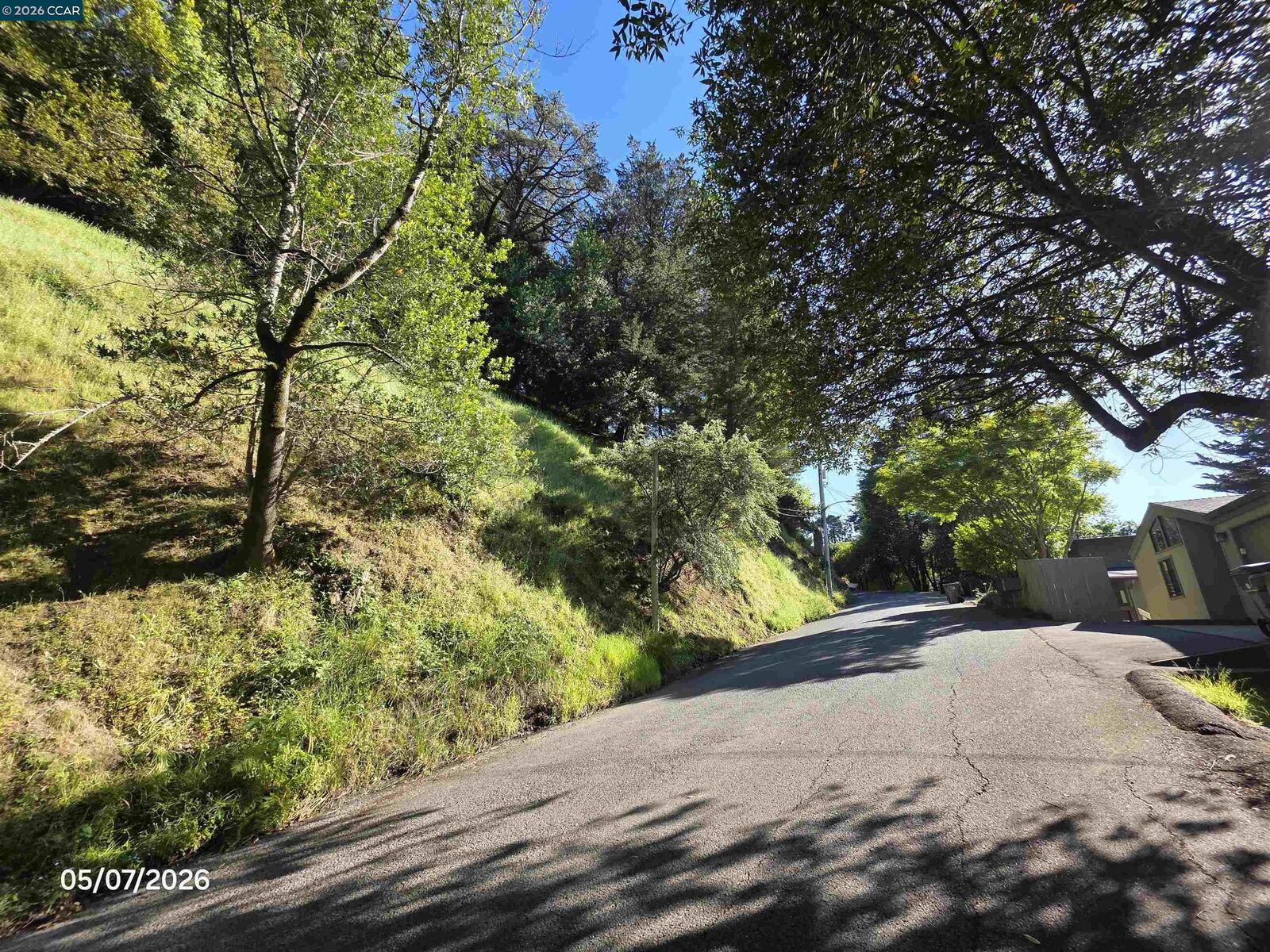 Property Photo: 6386 Longcroft Dr CA 94603