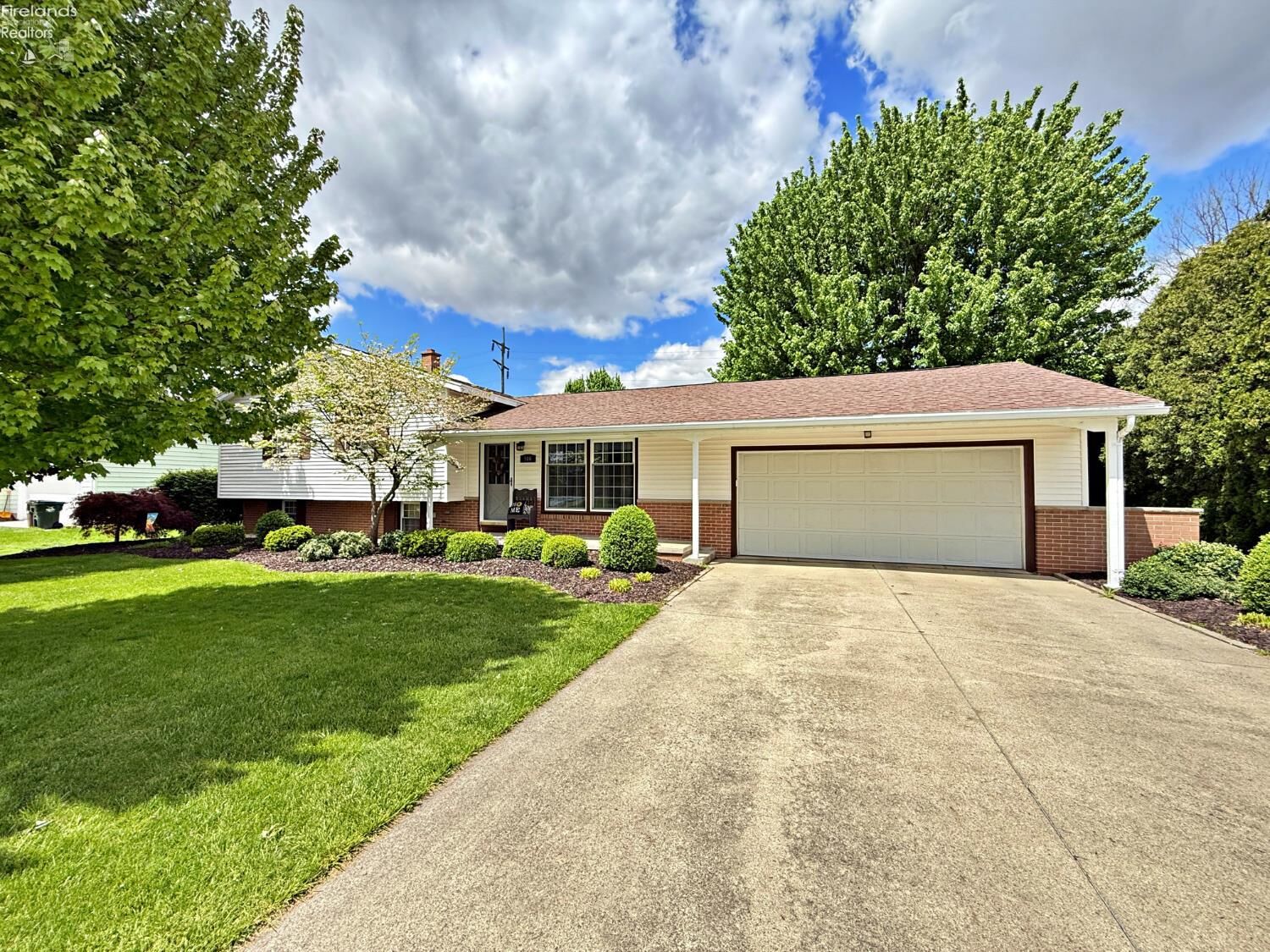 Property Photo:  100 Hillcrest Drive  OH 44883 