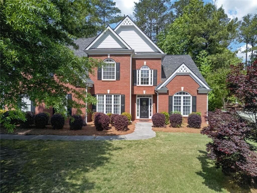 Property Photo: 1011 Chestnut Creek Drive GA 30180