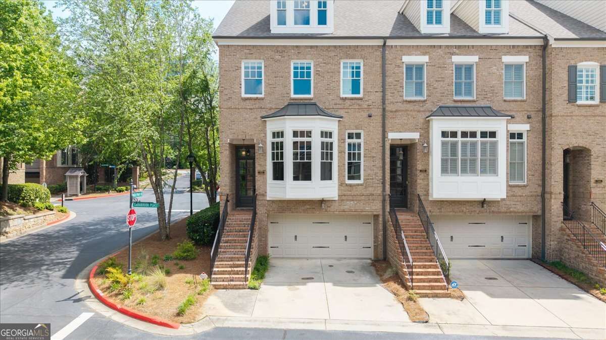 Property Photo:  552 Sarabrook Place  GA 30342 